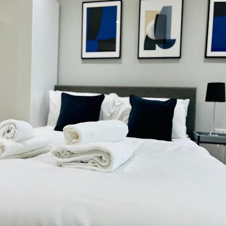 Lovely Studio Apartment With Free Parking Included! Μάντσεστερ Εξωτερικό φωτογραφία