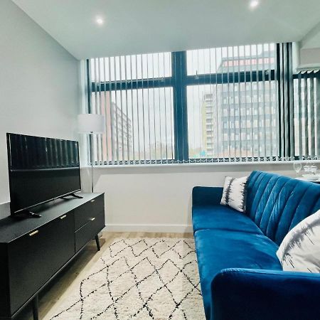 Lovely Studio Apartment With Free Parking Included! Μάντσεστερ Εξωτερικό φωτογραφία