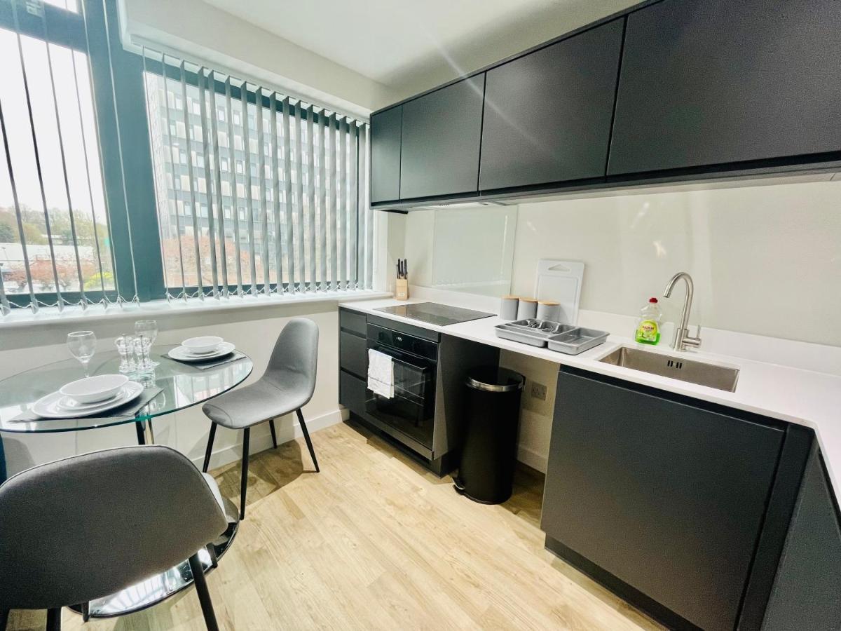 Lovely Studio Apartment With Free Parking Included! Μάντσεστερ Εξωτερικό φωτογραφία