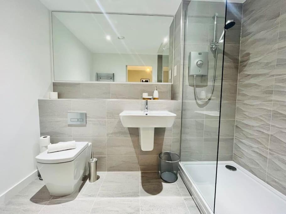 Lovely Studio Apartment With Free Parking Included! Μάντσεστερ Εξωτερικό φωτογραφία